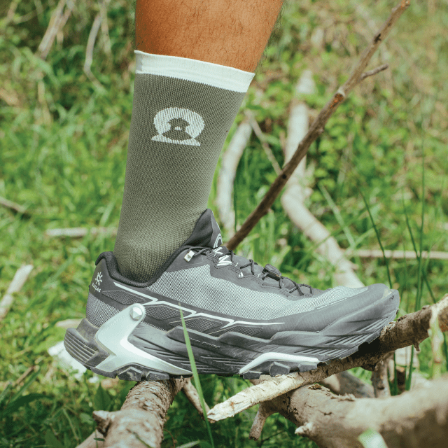 BROOO - TRAIL CREWSOCKS DARK OLIVE Unisex - Rev Online
