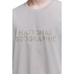 NATIONAL GEOGRAPHIC NEODY BIG LOGO BASIC FIT เสื้อยืดทีเชิ๊ตสำหรับผู้ชายและผู้หญิง - Rev Online