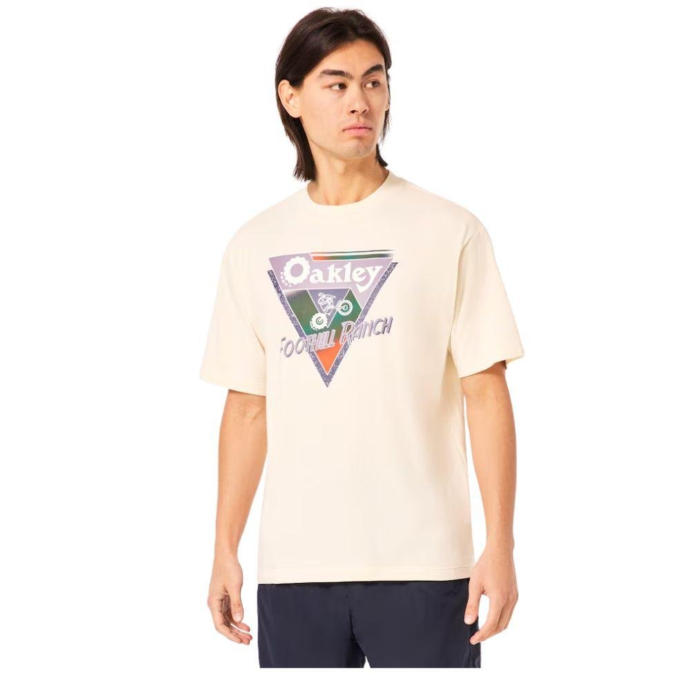 OAKLEY EN NEW RETRO TEE TRIANGLE 1.0 เสื้อยืดทีเชิ๊ตผู้ชาย - Rev Online